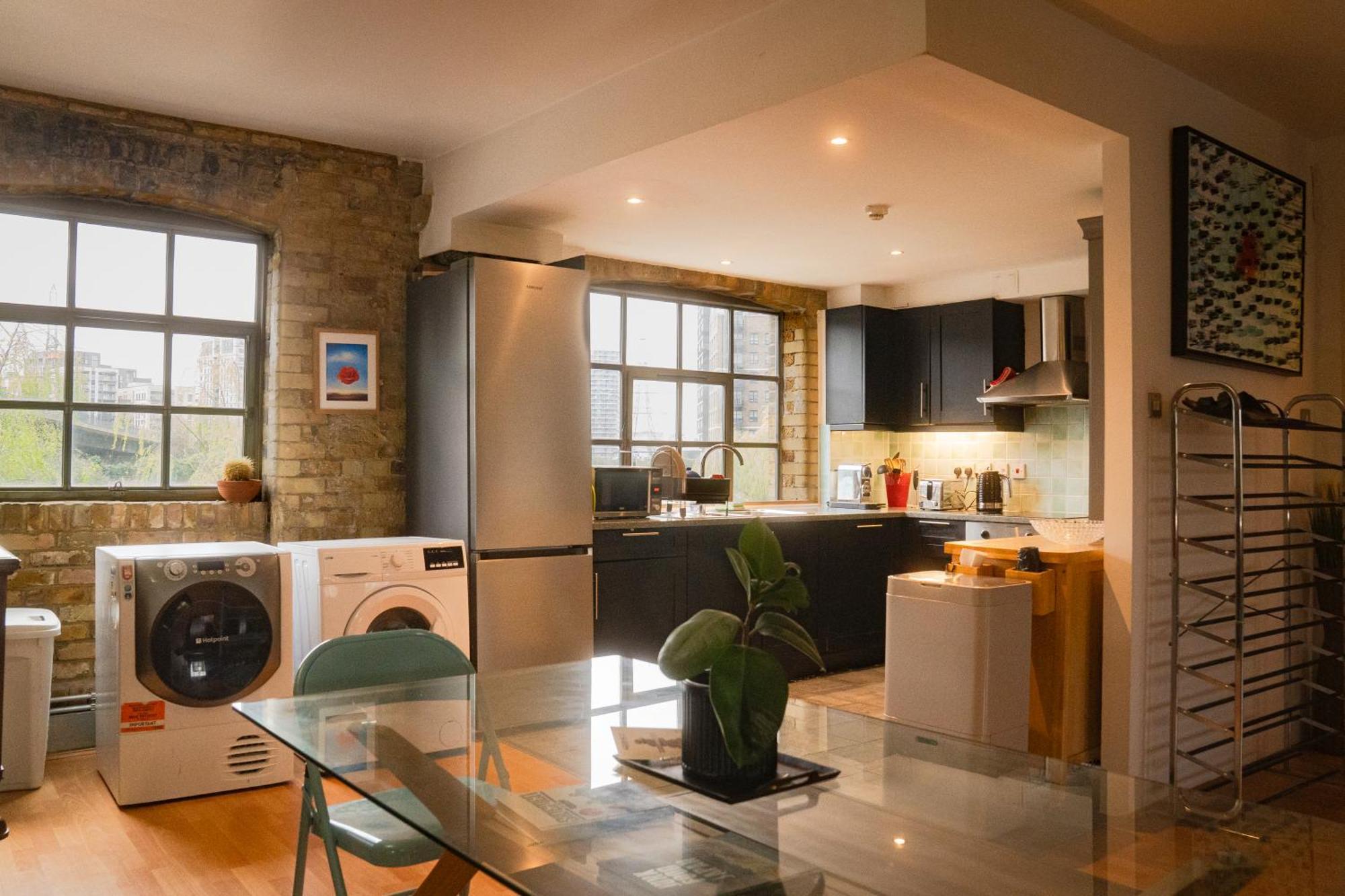 Loft Style Apartment Near O2, Abba Voyage, Excel Лондон Экстерьер фото